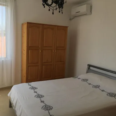 Holiday Apartment In Kranevo With Private Pool And Rooftop Terrace דירה קרנבו