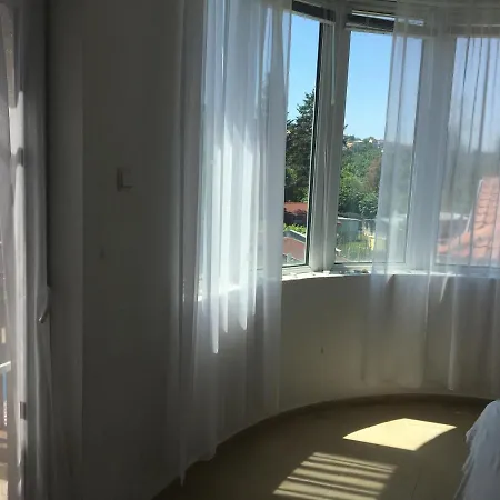Holiday Apartment In Kranevo With Private Pool And Rooftop Terrace דירה
